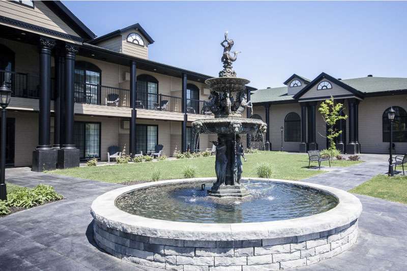 Hotel Montfort Nicolet, near TroisRivieres and Drummondville